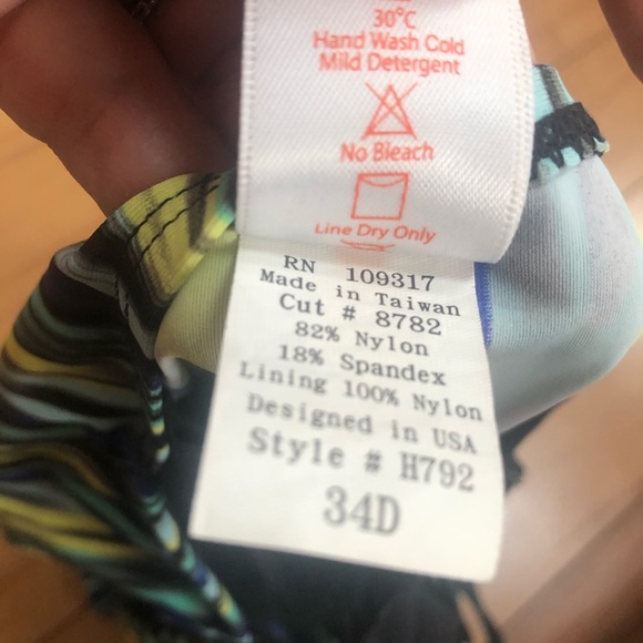 SWIM SYSTEMS (msrp $98) 34D Built In Bra Tankini - Picture 5 of 8